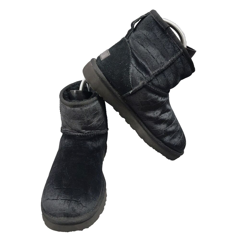 UGG Classic Mini II Croc Velvet Black Suede Wool Ankle Boots Size US 8.5 Women